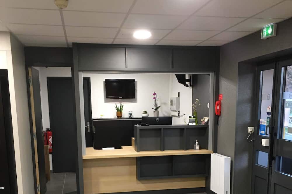 B&B HOTEL Le Trport Friville  Friville-Escarbotin, France  partir de 71   : Offres, avis, photos | momondo