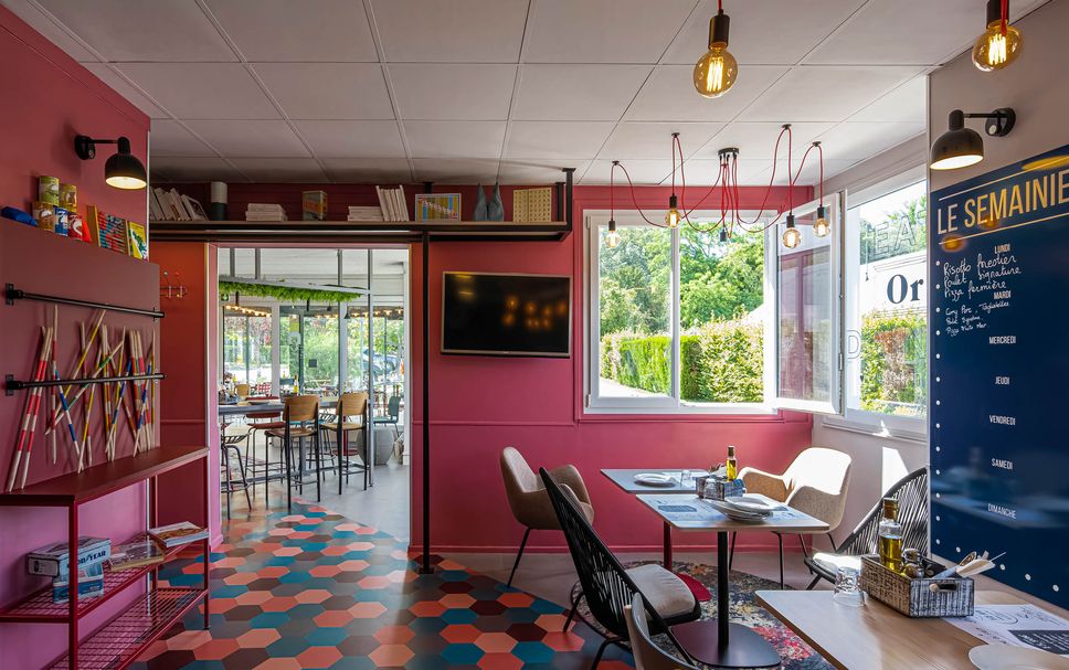 Restaurant Photo
