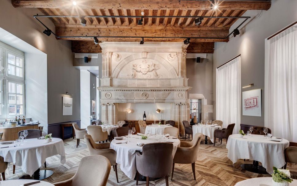 Restaurant Photo