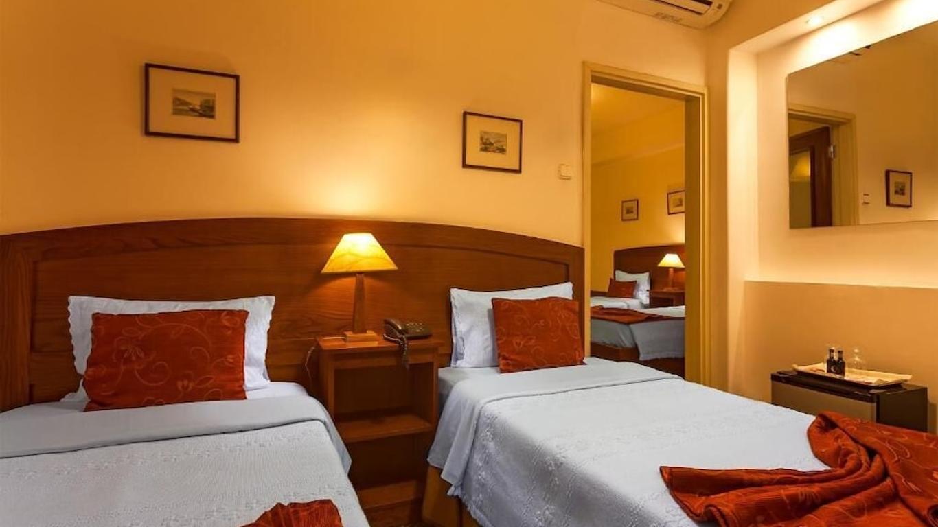 Vera Cruz Porto Downtown Hotel à Porto, Portugal à partir de 52 € Offres, avis, photos momondo Vera Cruz Porto Downtown Hotel à Porto, Portugal à partir de 52 € Offres, avis, photos momondo