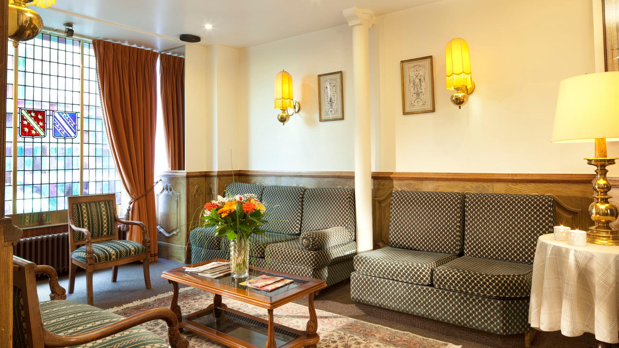 2 Rue Des Deux Gares 75010 Paris Hôtel Les Deux Gares à Paris, France dès 98 € : Offres, avis, photos